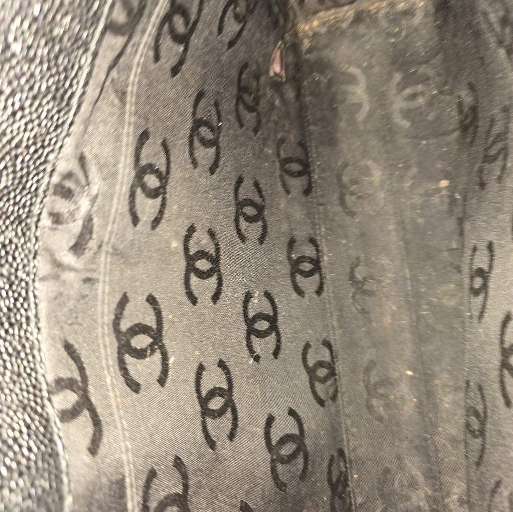 Chanel tote - Picture 11 of 15